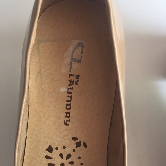 Ada style Chinese Laundry - Picture 2 of 16